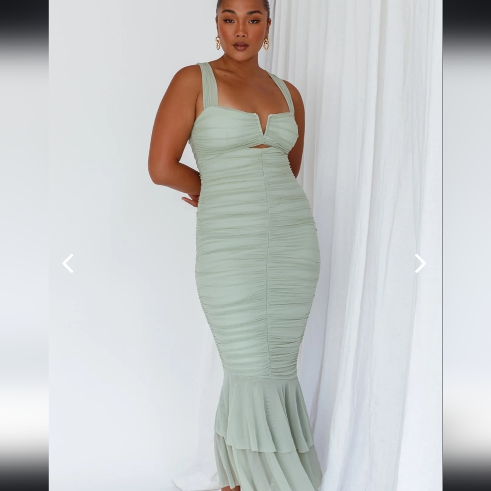 NWT SELFIE LESLIE NADIA RUCHED FISHTAIL MAXI DRESS PISTACHIO SIZE MEDIUM